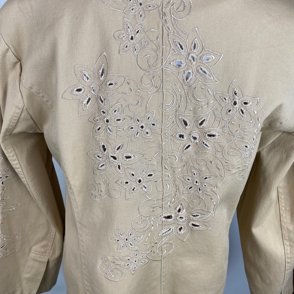 Susan Graver, Plus Size 2X Tan Jacket Embroidered Button Closure EUC - Picture 6 of 15